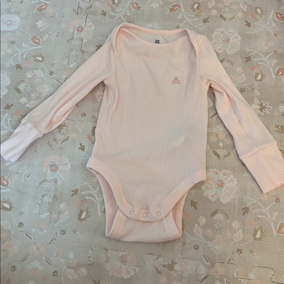 Baby Gap Onesies Bodysuits 18-24 months Long sleeve & short sleeve Lot of 6 - Picture 12 of 15